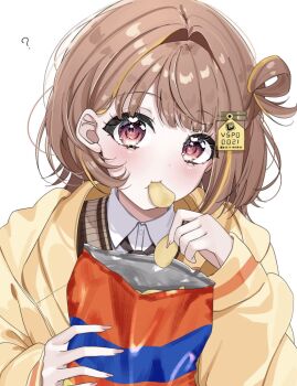 ? bag bag_of_chips brown_hair chips_(food) commentary fingernails food food_in_mouth hair_rings heart heart_in_eye highres holding holding_bag holding_food hood hood_down hoodie long_fingernails looking_at_viewer multicolored_hair open_bag opera_(rawz3335) parted_bangs pink_eyes potato_chips sendo_yuuhi simple_background streaked_hair symbol-only_commentary symbol_in_eye upper_body vspo! white_background wing_collar yellow_hoodie