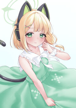 1girl animal_ear_headphones animal_ears artist_name asymmetrical_sidelocks black_tail blonde_hair blue_archive blunt_bangs blush bow bowtie breasts cat_ear_headphones cat_ears cat_tail closed_mouth collarbone commentary_request dress fake_animal_ears fake_tail frilled_dress frilled_sailor_collar frills gradient_background green_dress green_eyes green_halo hair_ornament hairclip halo hand_up headphones highres isanatori looking_at_viewer low-tied_sidelocks medium_hair midori_(blue_archive) official_alternate_costume parted_bangs sailor_collar sailor_dress scrunchie sidelocks simple_background sleeveless sleeveless_dress small_breasts smile solo tail tail_raised twitter_username white_background white_bow white_bowtie white_sailor_collar white_scrunchie wrist_scrunchie x_hair_ornament