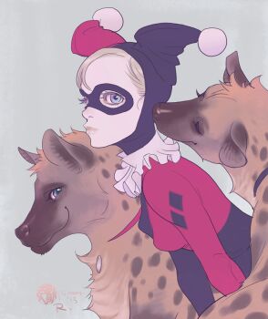 1girl batman_(series) blonde_hair blue_eyes bodysuit breasts bud_and_lou dc_comics domino_mask eye_mask female_focus harley_quinn hyena mask multicolored_bodysuit ricken simple_background solo two-tone_bodysuit