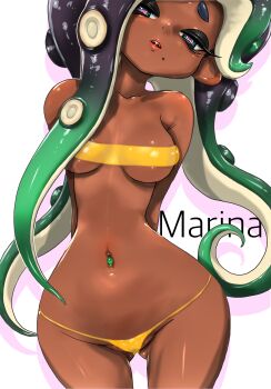 1girl aqua_eyes bandeau bikini black_hair breasts cameltoe cephalopod_eyes character_name collarbone commentary_request dark-skinned_female dark_skin fang gem gluteal_fold gradient_hair green_eyes green_gem green_hair highres koharu2.5 long_hair looking_at_viewer marina_(splatoon) medium_breasts mole mole_under_mouth multicolored_hair narrow_waist navel navel_piercing nintendo open_mouth piercing pink_pupils red_lips simple_background solo splatoon_(series) splatoon_2 stomach strapless strapless_bikini suction_cups swimsuit teeth thick_eyebrows thighs underboob upper_teeth_only very_long_hair white_background wide_hips yellow_bandeau