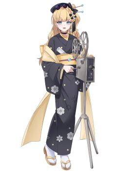 1girl alternate_costume black_bow black_hat black_kimono blonde_hair blue_eyes bow braid commentary_request eyewear_on_head floral_print full_body hair_bow hat highres japanese_clothes kimono long_hair long_sleeves looking_at_viewer mahou_shoujo_no_majo_saiban mia_(mia122303) mole mole_under_eye movie_camera obi one_side_up open_mouth saeki_miria sandals sash simple_background smile socks solo standing white_background white_socks wide_sleeves yellow_sash