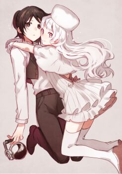 2girls asahikawa_hiyori black_hair black_pants brown_eyes closed_mouth coffee_pot expressionless hat hug legs_together long_hair long_sleeves looking_at_viewer looking_back multiple_girls original pants shirt short_hair smile thighhighs vest wavy_hair white_hair white_hat white_legwear white_shirt