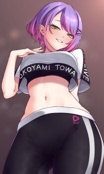 1girl absurdres arm_behind_back black_pants breasts brown_background character_name crop_top cross cross_earrings ear_piercing earrings gradient_hair green_eyes grin hand_up highres hololive hololive_dance_practice_uniform jewelry looking_at_viewer medium_breasts multicolored_hair multiple_piercings navel navel_piercing pants piercing pink_hair purple_hair shirt short_hair smile solo stomach tokoyami_towa virtual_youtuber white_shirt yoga_pants zellam