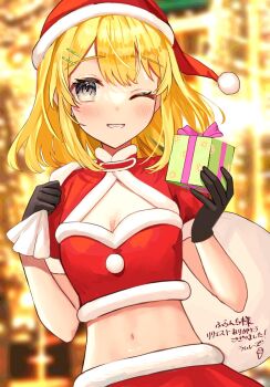 Rule 34 | 1girl, black gloves, blonde hair, blurry, blurry background, breasts, capelet, christmas, cleavage cutout, clothing cutout, commentary request, commission, cropped shirt, fur-trimmed capelet, fur-trimmed tube top, fur trim, gift, gloves, grey eyes, hair ornament, hairclip, hat, highres, holding, holding gift, indie virtual youtuber, kishiro lemo (vtuber), looking at viewer, medium hair, midriff, multicolored eyes, navel, one eye closed, red capelet, red tube top, rum raisin (chihiromakita19), santa costume, santa hat, small breasts, smile, solo, strapless, teeth, tube top, upper body, virtual youtuber, yellow eyes