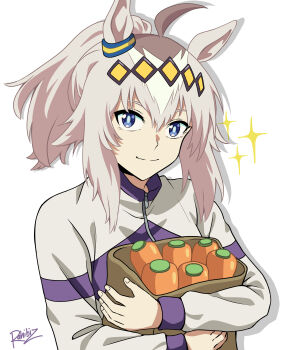 1girl absurdres ahoge animal_ears bag blue_eyes carrot closed_mouth ear_ornament grey_hair hair_between_eyes hair_ornament hairband highres holding holding_bag horse_ears horse_girl jacket kasamatsu_tracen_training_uniform long_hair long_sleeves looking_at_viewer multicolored_hair multicolored_jacket oguri_cap_(umamusume) ponytail purple_jacket rahibizzz simple_background smile solo star_(symbol) track_jacket two-tone_jacket umamusume umamusume:_cinderella_gray upper_body white_background