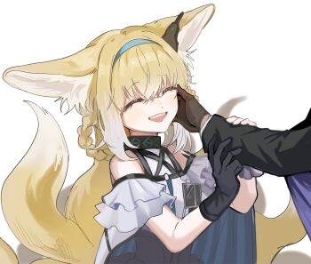 1girl 1other ambiguous_gender animal_ears arknights bare_shoulders black_gloves blonde_hair closed_eyes doctor_(arknights) fox_ears fox_girl fox_tail gloves hairband highres infection_monitor_(arknights) multiple_tails simple_background smile solo_focus soramaru_310 suzuran_(arknights) tail white_background