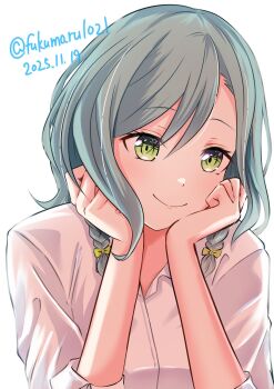 1girl aqua_hair bang_dream! braid dated fukumaru1021 green_eyes hands_on_own_chin highres hikawa_hina medium_hair shirt simple_background smile solo twin_braids twitter_username upper_body white_background white_hair