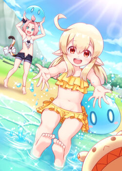 2girls :d ahoge animal_ear_fluff animal_ears arms_up bangs_pinned_back bare_arms bare_legs bare_shoulders barefoot beach bikini black_scrunchie black_shorts blonde_hair blue_eyes blue_sky bow cat_ears cat_girl cat_tail child cloud commentary_request day diona_(genshin_impact) fangs feet foreshortening genshin_impact groin hair_between_eyes harada_(sansei_rain) highres holding klee_(genshin_impact) long_hair looking_at_viewer low_twintails multiple_girls navel open_clothes open_mouth open_shorts outdoors outstretched_arms pink_hair pointy_ears red_eyes round_teeth scrunchie short_shorts shorts sitting sky slime_(genshin_impact) smile soles splashing standing sunlight swimsuit tail tail_bow tail_ornament teeth twintails upper_teeth_only water white_bikini white_bow wrist_scrunchie yellow_bikini