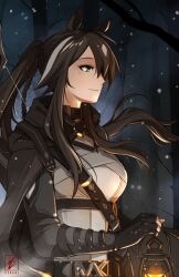 Rule 34 | 1girl, absurdres, animal ears, arknights, belt, belt buckle, black belt, black gloves, black hair, bow (weapon), buckle, closed mouth, commentary, english commentary, ezraqi, fingerless gloves, gloves, green eyes, highres, holding, holding lantern, lantern, long hair, meteor (arknights), meteor (gwiazdcytron) (arknights), multicolored hair, night, outdoors, ponytail, sidelocks, smile, solo, upper body, walking, weapon, white hair