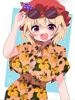 1girl :d adjusting_eyewear aki_minoriko alternate_costume blonde_hair blue_background breasts button_gap cleavage commentary_request floral_print food food-themed_hat_ornament fruit grapes hand_on_eyewear hat hat_ornament highres large_breasts looking_at_viewer mob_cap open_mouth orange_eyes orange_shirt red_hat shirt short_hair smile soesoe300 solo sunglasses touhou upper_body