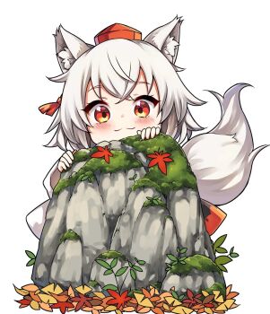 1girl :3 animal_ear_fluff animal_ears autumn_leaves boulder closed_mouth commentary_request ginkgo_leaf hat hiding highres inubashiri_momiji leaf looking_at_viewer maple_leaf moss red_eyes red_hat short_hair simple_background solo tail tatuhiro tokin_hat touhou white_background white_hat wolf_ears wolf_girl wolf_tail
