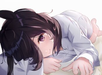 1girl absurdres animal_ears black_hair blue_eyes breasts closed_mouth commentary_request hair_over_one_eye highres horse_ears horse_girl long_bangs long_sleeves looking_at_viewer lying medium_breasts medium_hair on_ground on_side rice_shower_(umamusume) shirt simple_background smile solo uechin_ewokaku umamusume white_background white_shirt