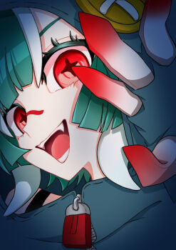 1girl absurdres close-up commentary_request cosplay gachiakuta green_hair guita_hebby_fantasia highres hood kigurumi looking_at_viewer multicolored_hair open_mouth red_eyes short_hair smile solo streaked_hair user_wnmv3358 white_hair