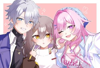 1girl 2girls black_sweater blue_eyes breasts clothes_writing commentary_request crop_top cyrene_(honkai:_star_rail) cyrene_(nylon_japan)_(honkai:_star_rail) cyrene_(ripples_of_past_reverie)_(honkai:_star_rail) diamond-shaped_pupils diamond_(shape) grey_hair half-heart_hands heart heart_necklace honkai:_star_rail honkai_(series) jacket jewelry large_breasts long_hair multiple_girls necklace phainon_(honkai:_star_rail) phainon_(luckin_coffee)_(honkai:_star_rail) pink_background pink_hair purple_eyes purple_jacket selfie short_hair smile stelle_(honkai:_star_rail) stelle_(world_tour_2023)_(honkai:_star_rail) sunnylettuce07 sweater symbol-shaped_pupils trailblazer_(honkai:_star_rail) turtleneck turtleneck_sweater v very_long_hair white_background white_hair white_jacket yellow_eyes