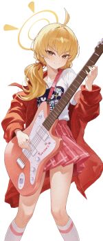 1girl absurdres ajaz_(artist) animal_print blonde_hair blue_archive blush cat_print chinese_commentary closed_mouth commentary electric_guitar fender_jazzmaster guitar halo highres holding holding_guitar holding_instrument instrument jacket kneehighs low_twintails official_alternate_costume official_alternate_hairstyle open_clothes open_jacket pink_skirt pleated_skirt red_jacket shirt skirt smile socks solo t-shirt translated twintails white_shirt white_socks yellow_eyes yellow_halo yoshimi_(band)_(blue_archive) yoshimi_(blue_archive)