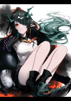 1girl arknights black_hair dragon_girl dragon_horns dragon_tail dusk_(arknights) earrings eastern_dragon_tail green_horns hair_over_one_eye highres horns jewelry long_hair pointy_ears red_eyes snowskyking1 solo tail tassel tassel_earrings