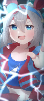 1girl absurdres animal_ears blue_eyes blue_hairband blue_jacket blue_sports_bra blush breasts commentary_request ear_covers electricity fang fingerless_gloves gloves grey_hair hair_between_eyes hairband headband highres horse_ears horse_girl jacket kurumiya_(krmy_p) lightning_bolt_print lightning_bolt_symbol long_hair long_sleeves midriff multicolored_hairband open_mouth red_headband skin_fang small_breasts smile sports_bra striped_clothes striped_hairband tamamo_cross_(fast_as_lightning)_(umamusume) tamamo_cross_(umamusume) two-tone_hairband umamusume upper_body white_gloves