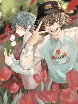 2boys aqua_shirt black_hat blue_eyes blue_hair blurry blurry_background brown_eyes brown_hair commentary_request flower hair_between_eyes hand_up hat highres holding holding_flower long_sleeves looking_at_viewer male_focus multiple_boys one_eye_closed open_mouth original red_flower sahi00000 shirt short_hair smile swept_bangs w white_flower white_shirt